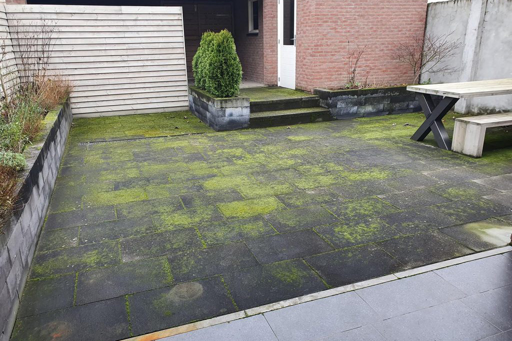 het Reinigen en Beschermen van Jouw Tuintegels